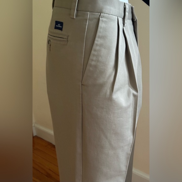 Dockers Classic Fit Khakis Pleated In Front.Deep Pockets Sz 34. 100% Cotton. - Picture 7 of 16